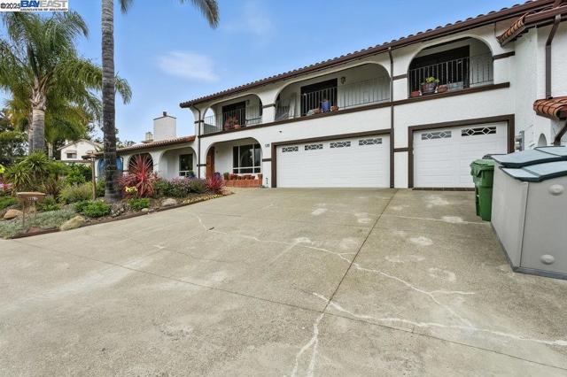 21798 Independent School Rd, Castro Valley CA: https://media.crmls.org/mediaz/6c7a2b5a-f8c3-4077-81ad-3bfa5e1f1f76.jpg
