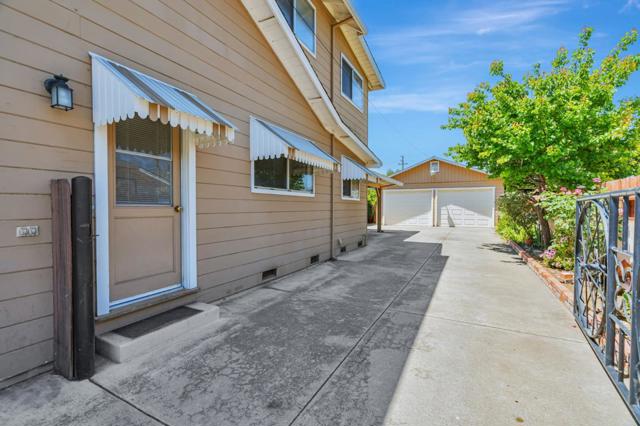 93 Alexander Court, San Jose CA: https://media.crmls.org/mediaz/6c7a7bfe-435e-4946-bb2a-adb26b234aa3.jpg