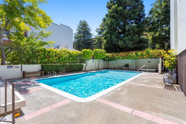 288 Whitmore Street, Oakland CA: https://media.crmls.org/mediaz/6c7a976d-50cd-445c-b3e6-6d198d2d091a.jpg