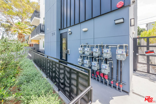 214 S Westmoreland Avenue, Los Angeles CA: https://media.crmls.org/mediaz/6c7b7ff0-28a6-4f84-bf26-746c09fb6da1.jpg