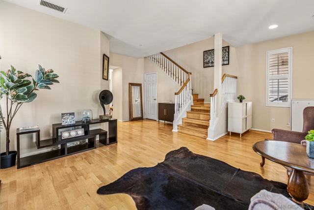 22 Silver Forest Court, Azusa CA: https://media.crmls.org/mediaz/6c7bb73f-469a-4040-818e-361f9c063ee5.jpg