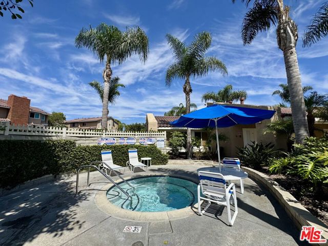 7756 Sailboat Circle, Huntington Beach CA: https://media.crmls.org/mediaz/6c7c05e5-0853-4cdb-97d0-4de41561cba5.jpg