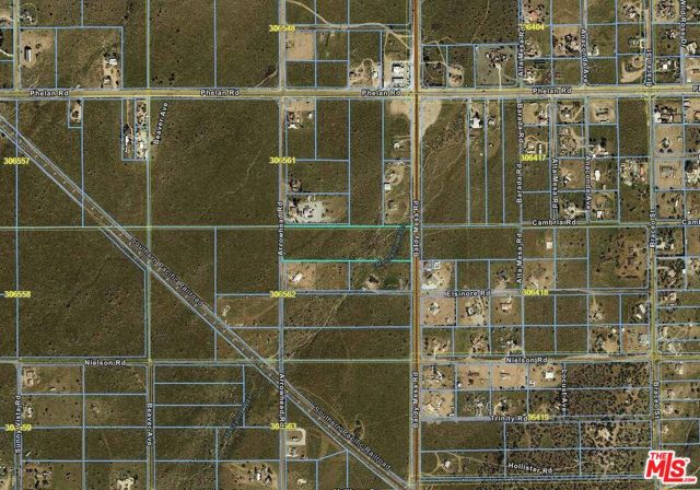 0 Arrowhead Road, Phelan CA: https://media.crmls.org/mediaz/6c7dc8ec-cf44-4e1d-ba3a-bcc3a102d50d.jpg