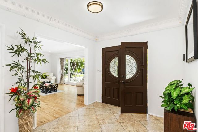 5905 S Chariton Avenue, Los Angeles CA: https://media.crmls.org/mediaz/6c7e2aa7-fe72-46da-85a4-a895d29a18ff.jpg