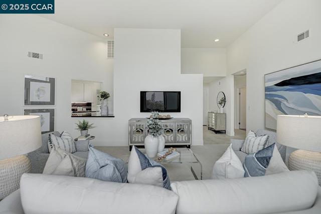 3535 Terra Granada Dr, Walnut Creek CA: https://media.crmls.org/mediaz/6c7e3b13-7db4-44e8-9428-460b0a0d3d14.jpg