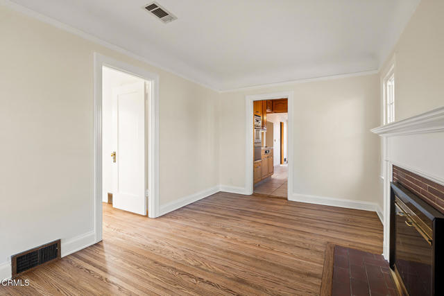 259 Acacia Street, Altadena CA: https://media.crmls.org/mediaz/6c7e462b-5beb-4a1f-b63a-eca7b3baf78d.jpg