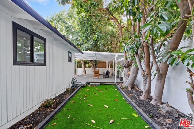 5413 Halbrent Avenue, Sherman Oaks CA: https://media.crmls.org/mediaz/6c7e573f-8f4b-4e2f-a02d-5182737a7a0b.jpg