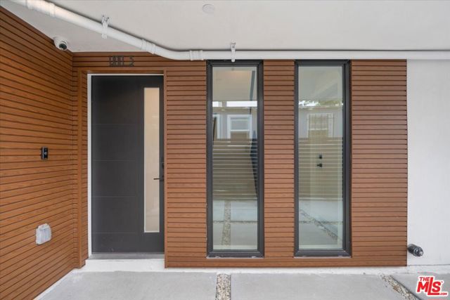4922 S Centinela Avenue, Los Angeles CA: https://media.crmls.org/mediaz/6c7e6f8e-00ae-4980-a2d0-de599d45fdbb.jpg