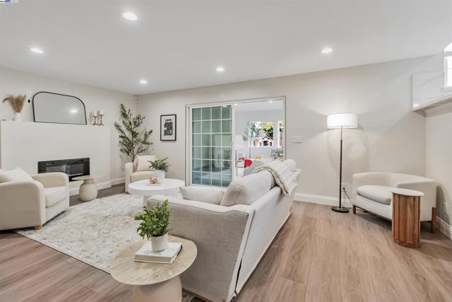 597 Singley Dr, Milpitas CA: https://media.crmls.org/mediaz/6c7ed9d1-a793-4e17-aca9-1295afdf8bef.jpg