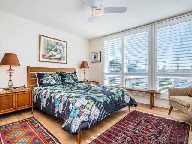 924 Hornblend, San Diego CA: https://media.crmls.org/mediaz/6c7ee228-b726-4aea-8f20-14a90011278f.jpg