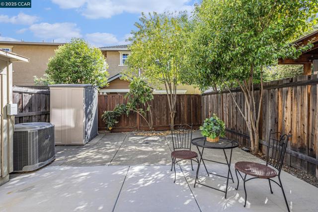 1897 Lynwood Dr, Concord CA: https://media.crmls.org/mediaz/6c7f1312-48a7-4133-8aeb-37968990d87c.jpg
