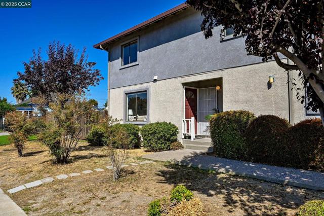 22095 Betlen Way, Hayward CA: https://media.crmls.org/mediaz/6c7f299a-c87b-4255-95c9-39b526ac6964.jpg
