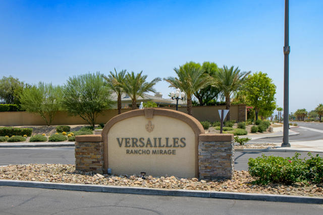7 Chopin Court, Rancho Mirage CA: https://media.crmls.org/mediaz/6c7ff7c1-b2ed-4fd3-8b1a-619c4dd4d5e0.jpg