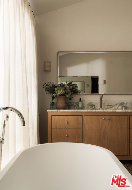 4200 Marina Drive, Santa Barbara CA: https://media.crmls.org/mediaz/6c80359a-472f-4740-a353-50a646b8680d.jpg