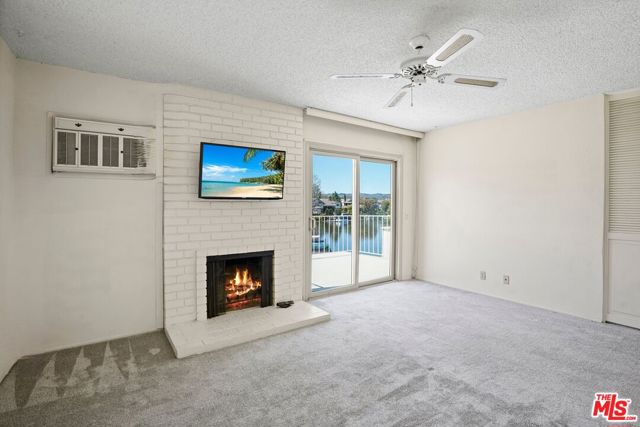 32134 Beachlake Lane, Westlake Village CA: https://media.crmls.org/mediaz/6c809632-c0ad-4bdd-a4d8-143c543882c9.jpg