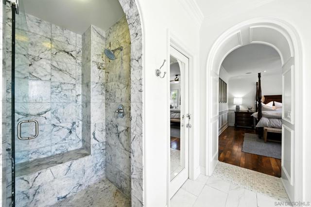 13459 Ginger Glen Dr, San Diego CA: https://media.crmls.org/mediaz/6c80c242-065f-436e-b65b-0d22f441dbed.jpg
