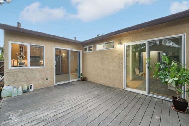 4942 Rocklin Dr, Union City CA: https://media.crmls.org/mediaz/6c80ea61-ee16-4702-9ae7-4891ba8157da.jpg