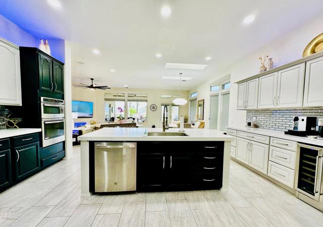 44580 S Heritage Palms Drive, Indio CA: https://media.crmls.org/mediaz/6c8114ac-c583-4c0b-8212-cd4da8ca5d7d.jpg
