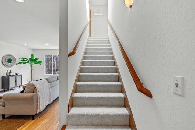 150 Sir Francis Court, Capitola CA: https://media.crmls.org/mediaz/6c8158aa-34b5-49c6-91a6-c4f72fe77416.jpg
