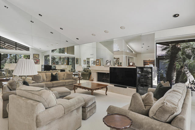 201 Wild Horse Drive, Palm Desert, CA 92211