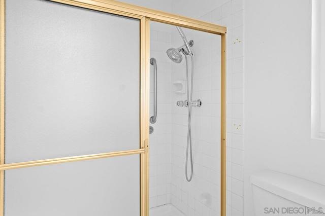 4041 Caminito Dehesa, San Diego CA: https://media.crmls.org/mediaz/6c827e5d-0fe2-461d-a68c-37ba8a685e9f.jpg
