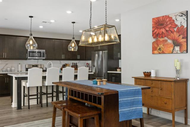 Detail Gallery Image 10 of 49 For 21711 Deer Grass Dr, Escondido,  CA 92029 - 4 Beds | 3/1 Baths