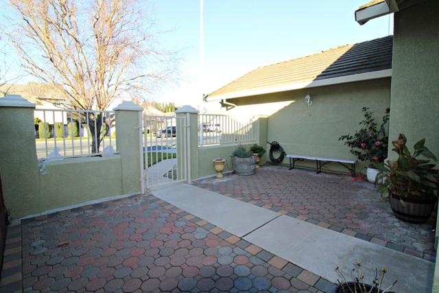 778 Mission Ridge Drive, Manteca CA: https://media.crmls.org/mediaz/6c839445-3879-43b7-a3a7-4858b76c248c.jpg