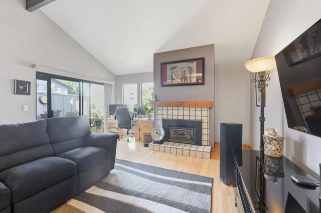 61 Joes Lane, Hollister CA: https://media.crmls.org/mediaz/6c83a01c-1bd2-4ef4-8849-8f22e773d150.jpg