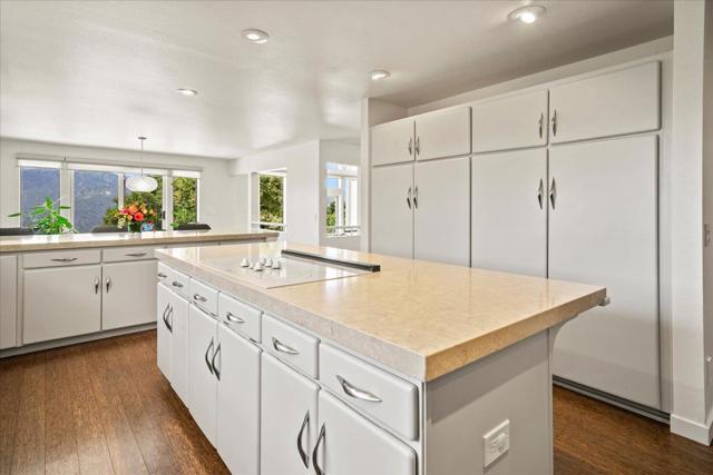 31499 Via Las Rosas, Carmel Valley CA: https://media.crmls.org/mediaz/6c840c7c-878d-4a01-97f9-f3845ffbfadc.jpg