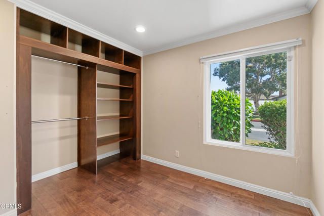 5197 Teton Lane, Ventura CA: https://media.crmls.org/mediaz/6c84f611-c45a-4e32-9467-d6e2c9bd9079.jpg