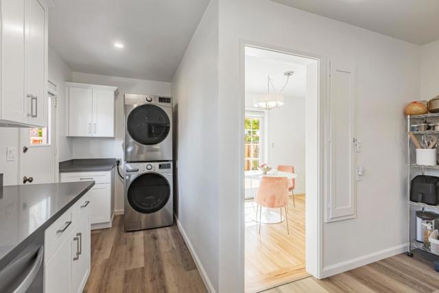 Image 12 of 37 For 1759 Heatherdale Avenue
