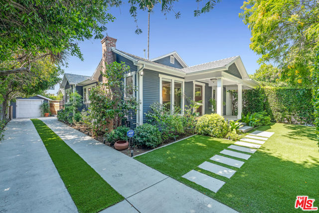 7024 De Longpre Avenue, Los Angeles CA: https://media.crmls.org/mediaz/6c866d4a-c65b-4bf2-be7b-a9458645e681.jpg
