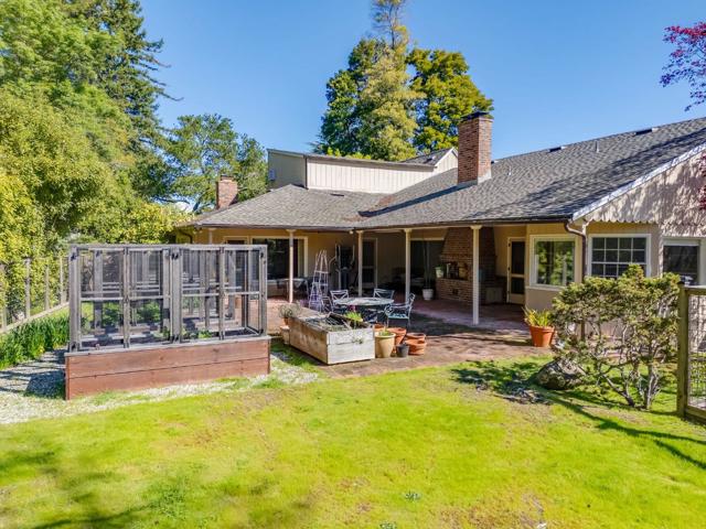 680 Fairway Circle, Hillsborough CA: https://media.crmls.org/mediaz/6c871f1f-4964-410f-9170-c7efcd0debcc.jpg