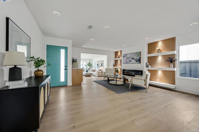 3156 San Joaquin, Union City CA: https://media.crmls.org/mediaz/6c872d5b-21d4-4039-b7dd-79c7ec7877f3.jpg