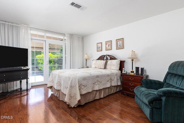 848 S ORANGE GROVE Boulevard, Pasadena CA: https://media.crmls.org/mediaz/6c874282-5c7e-4907-b42d-7415751fa21c.jpg