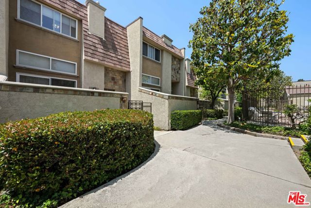 21901 Lassen Street, 167 photo 4