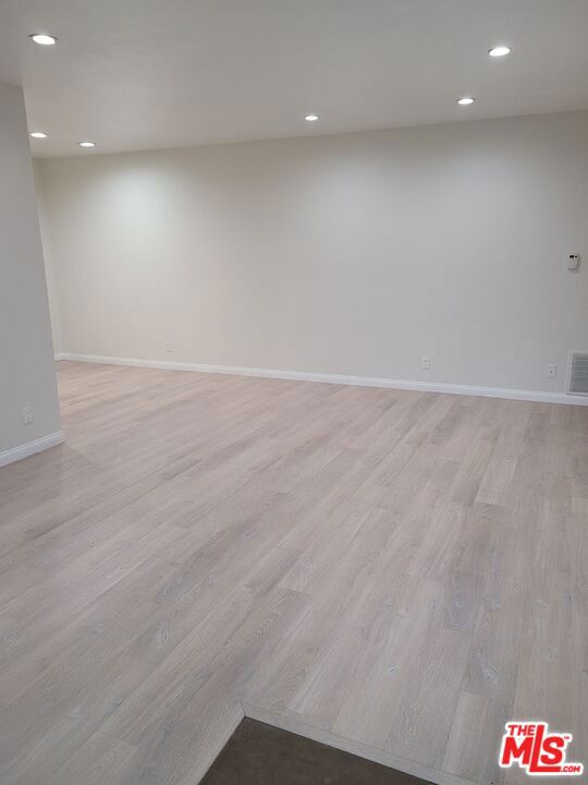 1132 S Oakhurst #2