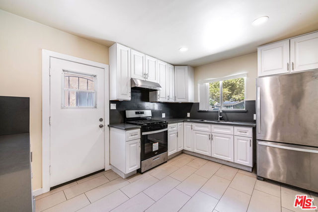 13428 Friar Street photo 7