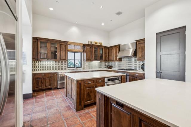 1298 Dahlia Loop, San Jose CA: https://media.crmls.org/mediaz/6c89fe00-0ed1-4a4c-98a9-3d2305b986cb.jpg