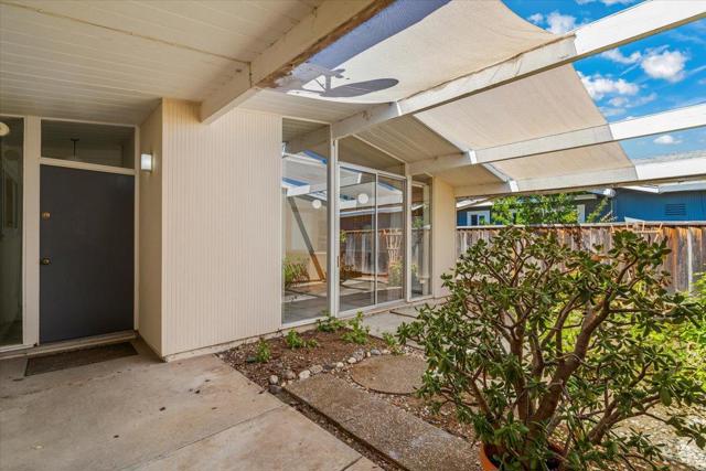 939 S Tantau Avenue, Cupertino CA: https://media.crmls.org/mediaz/6c8a0153-54ee-4c98-974b-f35cf7117e5a.jpg