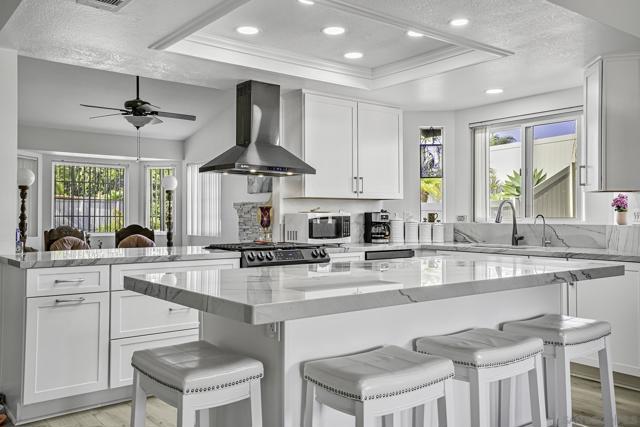 5241 Alamosa Park Dr, Oceanside CA: https://media.crmls.org/mediaz/6c8a6564-1e83-4d9b-a343-80db1f1dbf33.jpg