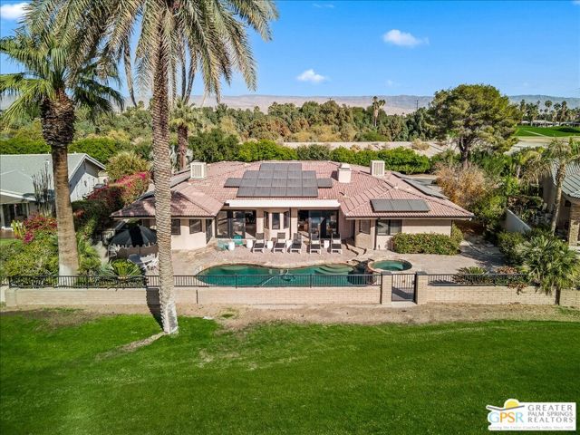 5365 E Cherry Hills Drive, Palm Springs CA: https://media.crmls.org/mediaz/6c8aa353-6e5c-4744-b3cd-3961bb074ca2.jpg