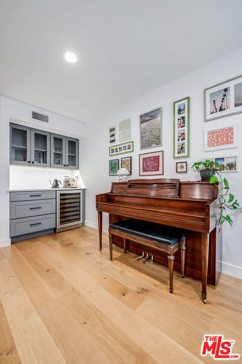 5731 Topanga Canyon Boulevard, Woodland Hills CA: https://media.crmls.org/mediaz/6c8aa5b4-6b9f-44ea-b789-dabb129beeab.jpg