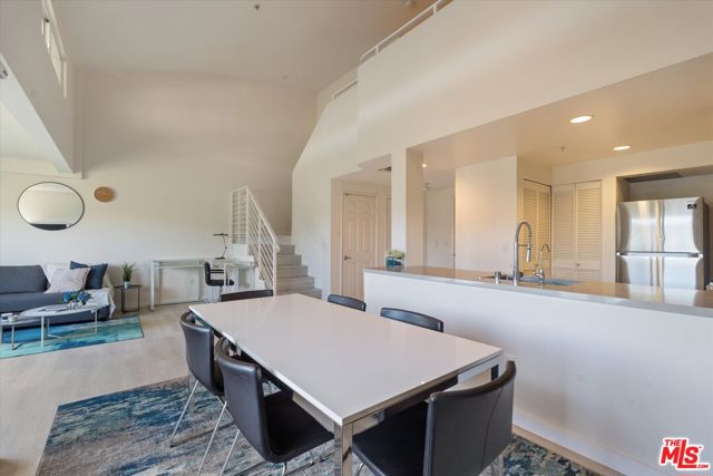 13200 Pacific Promenade, Playa Vista CA: https://media.crmls.org/mediaz/6c8ae7c5-70d7-44f0-a475-11b71e6e946d.jpg