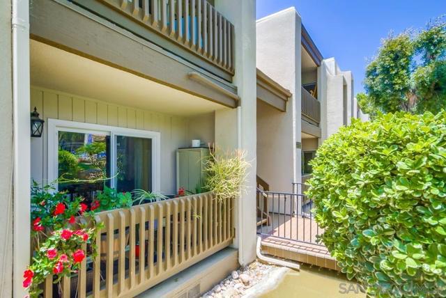 5350 Baltimore Drive, La Mesa CA: https://media.crmls.org/mediaz/6c8b7294-150e-41f8-878a-bdb36ca3c44c.jpg