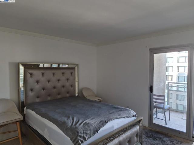 400 Beale St, San Francisco CA: https://media.crmls.org/mediaz/6c8bccab-0610-4edb-8b15-3c35f6142300.jpg