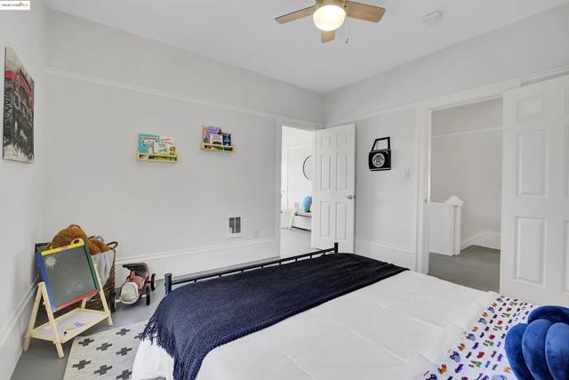3034 Martin Luther King Jr Way, Oakland CA: https://media.crmls.org/mediaz/6c8bcd1e-985a-4887-8883-c759d98e8054.jpg