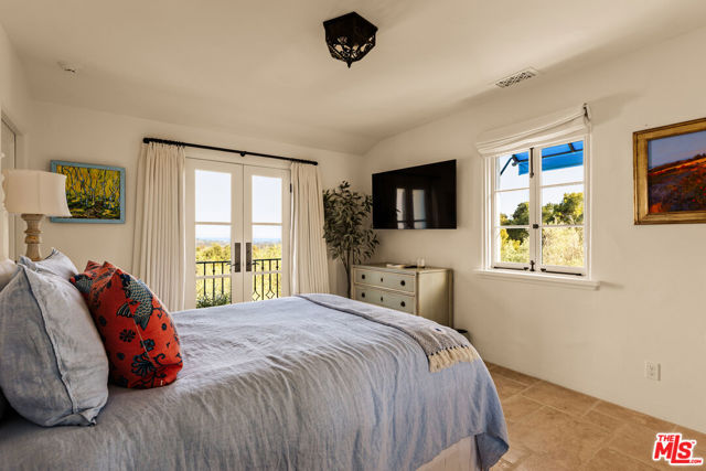848 Picacho Lane, Santa Barbara CA: https://media.crmls.org/mediaz/6c8c63f6-95f5-481a-b807-7f2fcf9cc452.jpg