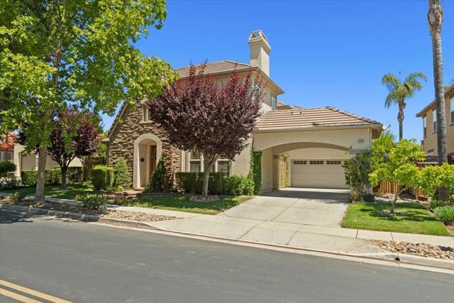 2316 Club Drive, Gilroy CA: https://media.crmls.org/mediaz/6c8d52be-cf31-4a6d-ad0c-a9b427a27710.jpg