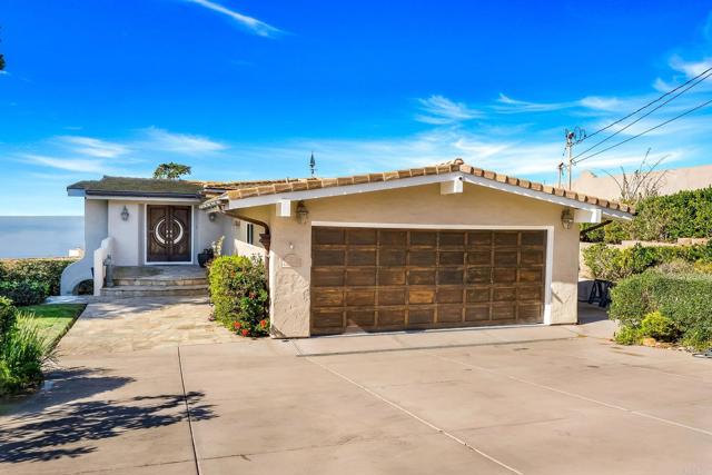 6130 Terryhill Drive, La Jolla CA: https://media.crmls.org/mediaz/6c8dcb48-2f4c-46b5-a891-147bc5edc15c.jpg